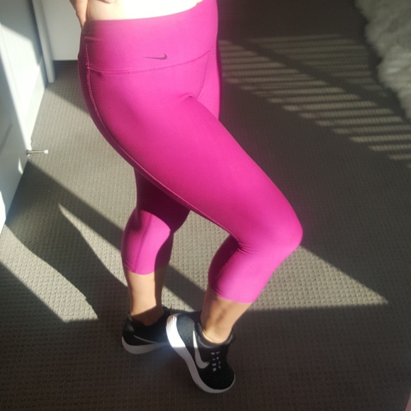 Nike Legend Workout Capris - Picture 2 of 8